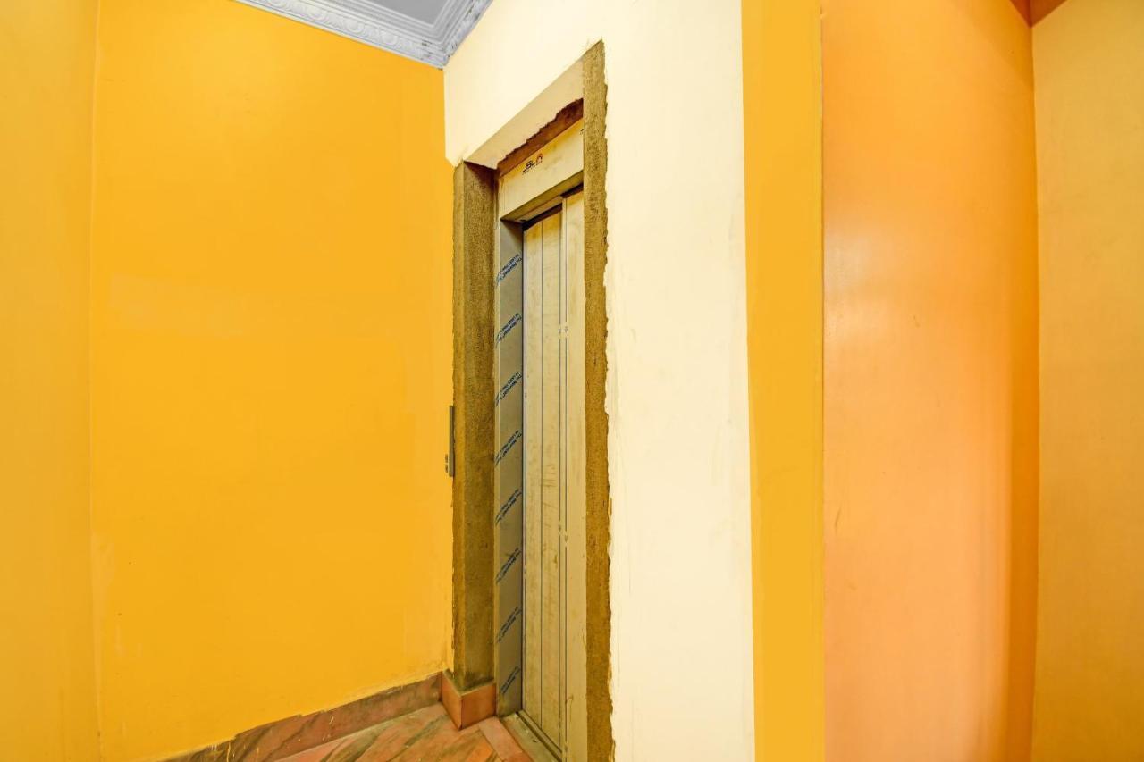 Oyo Flagship 84655 S S Guest House Calcutta Extérieur photo